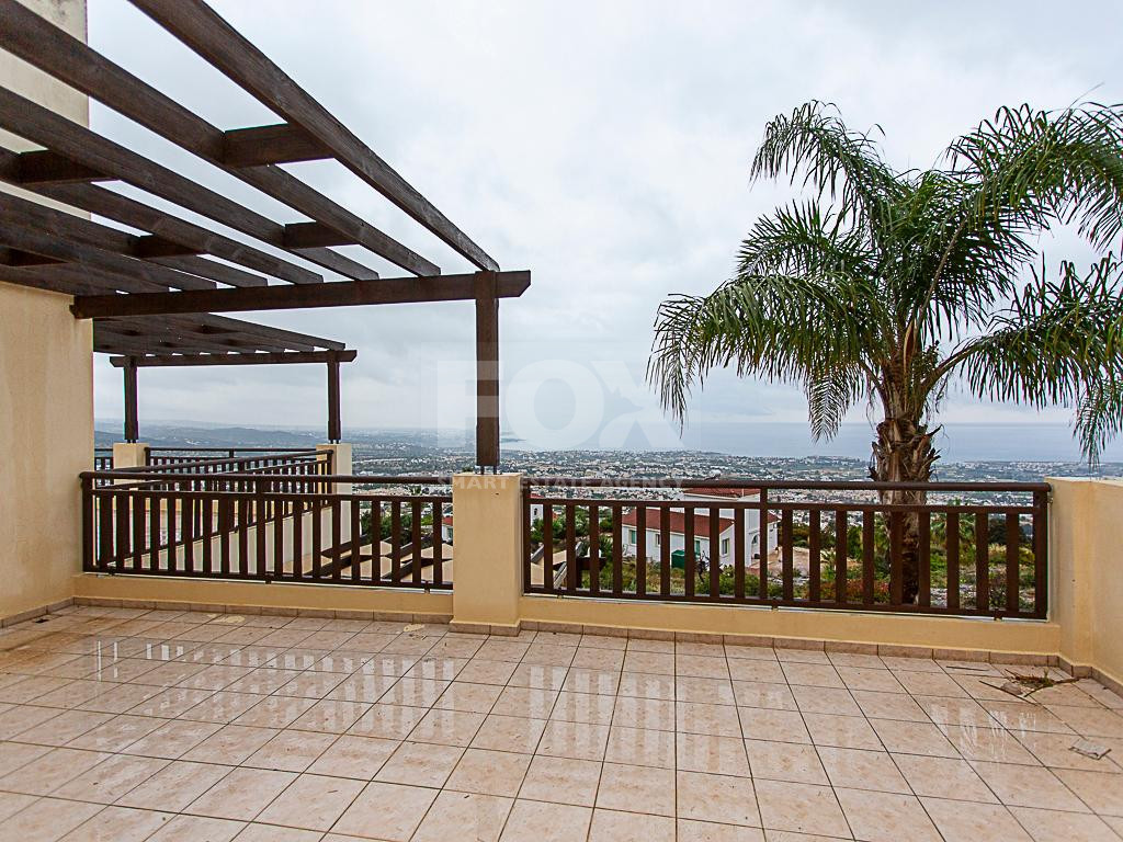 Studio Apartment with Sea Views in Pegeia – Spacious Veranda & Pool Access for sale