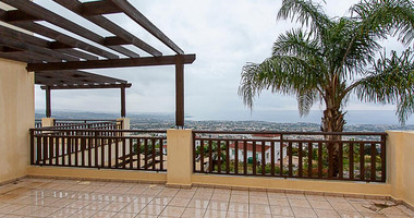Studio Apartment with Sea Views in Pegeia – Spacious Veranda & Pool Access for sale