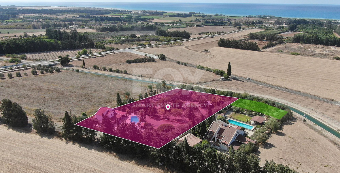 Three Bedroom Detached House plus with Pool and Large Plot for Sale in Koloni ,  Geroskipou , in Paphos