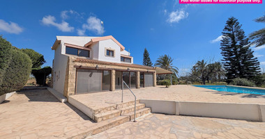 Three Bedroom Detached House plus with Pool and Large Plot for Sale in Koloni ,  Geroskipou , in Paphos