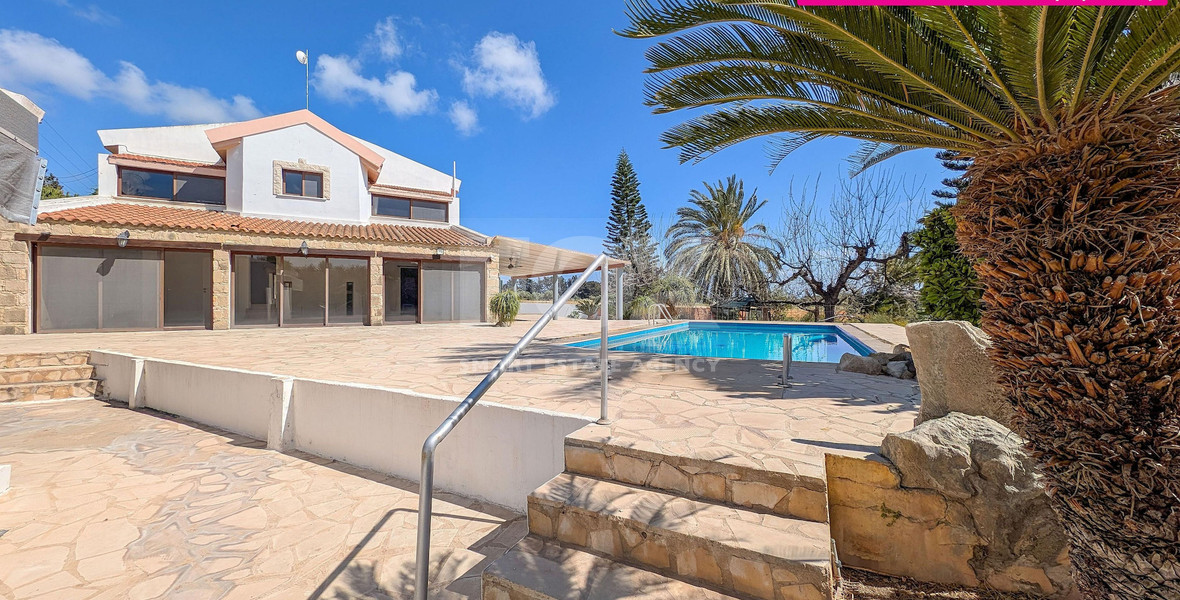 Three Bedroom Detached House plus with Pool and Large Plot for Sale in Koloni ,  Geroskipou , in Paphos