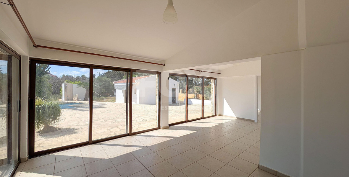 Three Bedroom Detached House plus with Pool and Large Plot for Sale in Koloni ,  Geroskipou , in Paphos