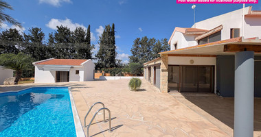 Three Bedroom Detached House plus with Pool and Large Plot for Sale in Koloni ,  Geroskipou , in Paphos