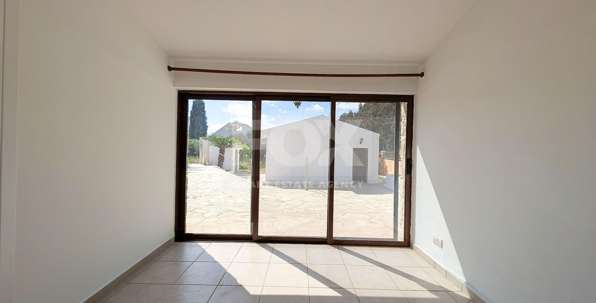 Three Bedroom Detached House plus with Pool and Large Plot for Sale in Koloni ,  Geroskipou , in Paphos