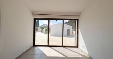 Three Bedroom Detached House plus with Pool and Large Plot for Sale in Koloni ,  Geroskipou , in Paphos