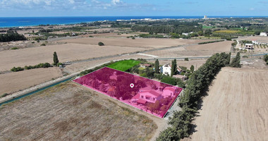 Three Bedroom Detached House plus with Pool and Large Plot for Sale in Koloni ,  Geroskipou , in Paphos