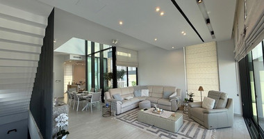 SALE: RESALE 6 BEDROOM VILLA IN AGIOS TYCHONAS NO VAT