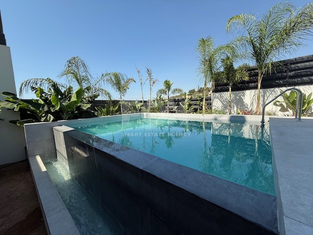 SALE: RESALE 6 BEDROOM VILLA IN AGIOS TYCHONAS NO VAT