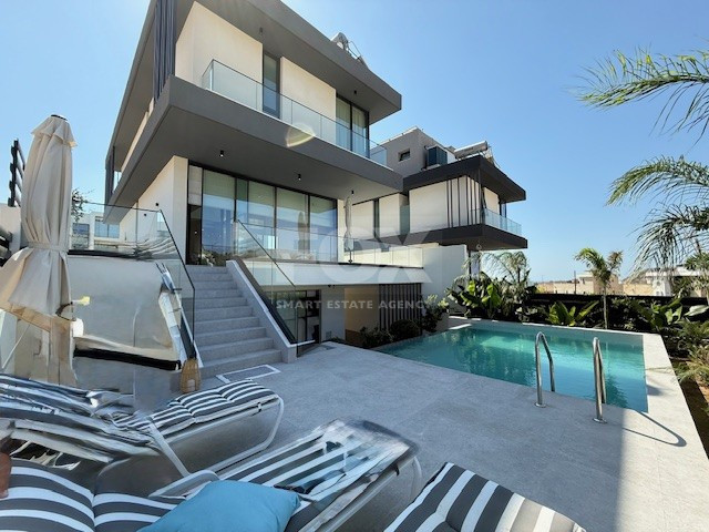 SALE: RESALE 6 BEDROOM VILLA IN AGIOS TYCHONAS NO VAT