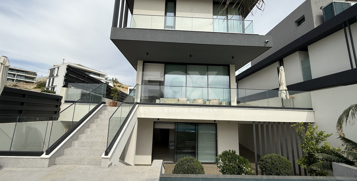 SALE: RESALE 6 BEDROOM VILLA IN AGIOS TYCHONAS NO VAT