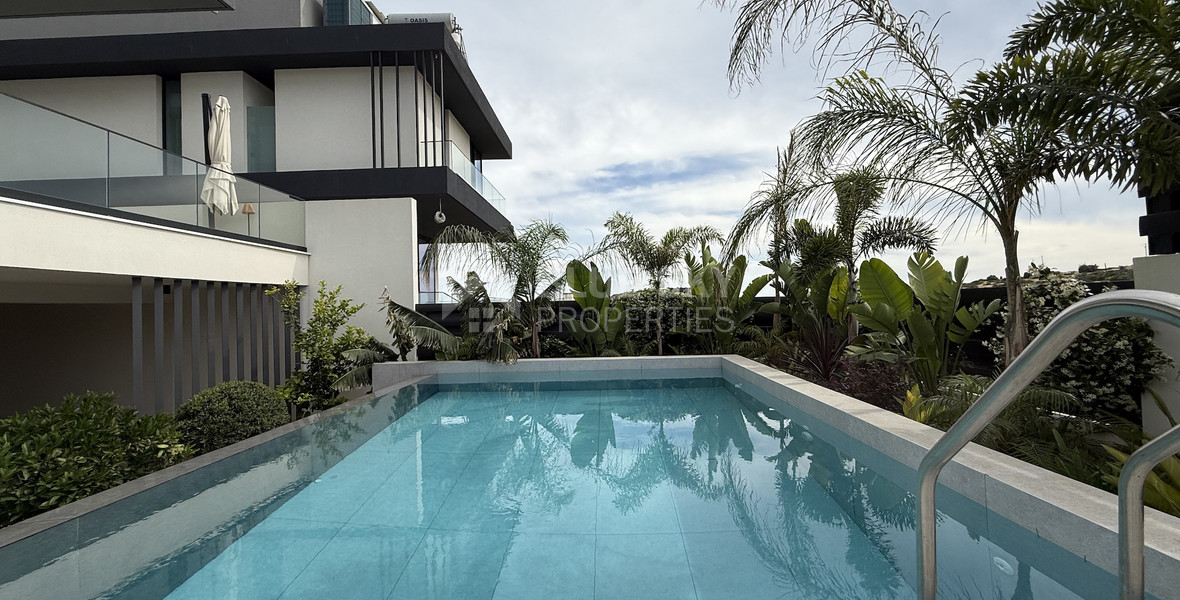 SALE: RESALE 6 BEDROOM VILLA IN AGIOS TYCHONAS NO VAT