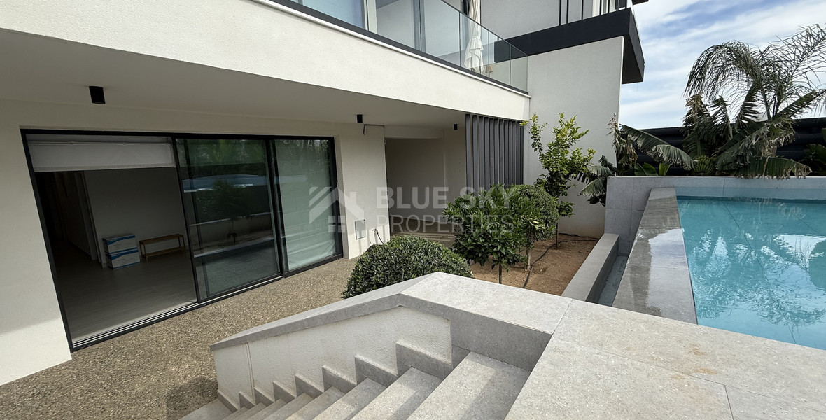 SALE: RESALE 6 BEDROOM VILLA IN AGIOS TYCHONAS NO VAT