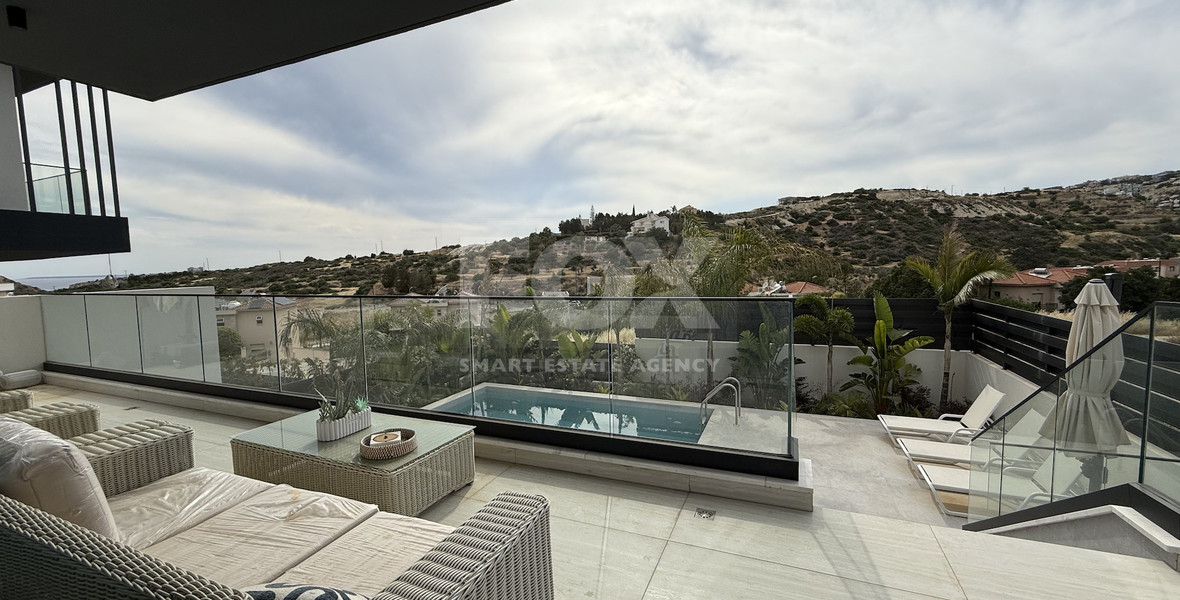 SALE: RESALE 6 BEDROOM VILLA IN AGIOS TYCHONAS NO VAT