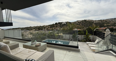 SALE: RESALE 6 BEDROOM VILLA IN AGIOS TYCHONAS NO VAT