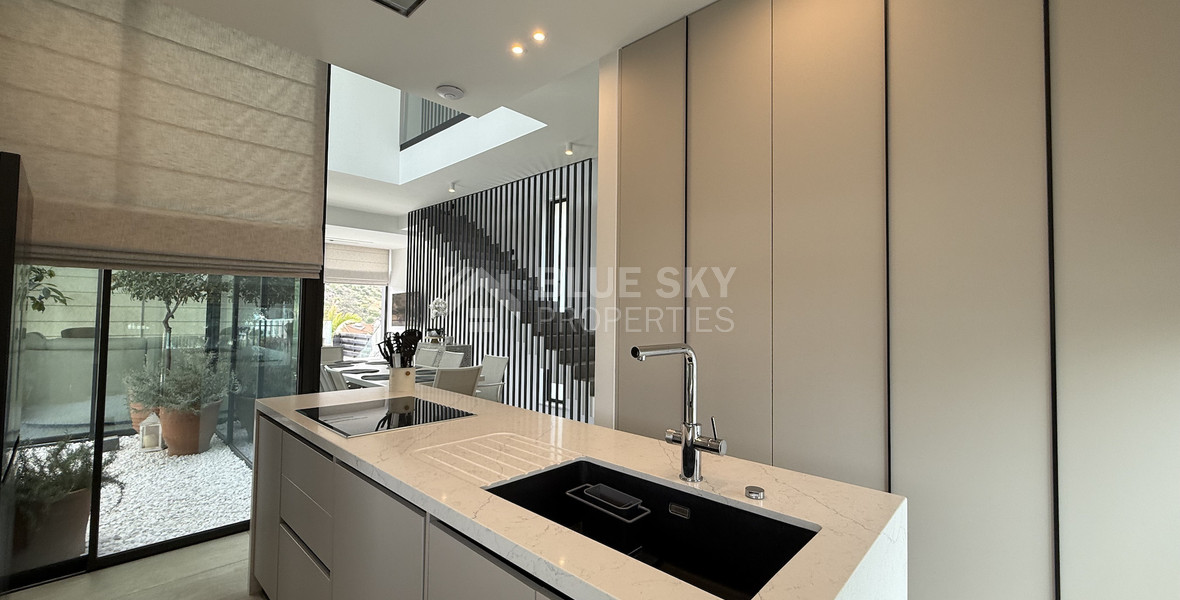 SALE: RESALE 6 BEDROOM VILLA IN AGIOS TYCHONAS NO VAT