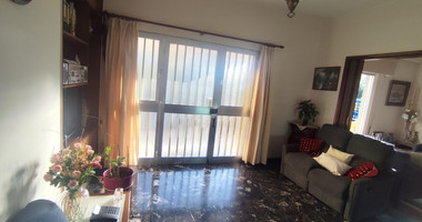 Spacious 4-Bedroom Two-Level House with Garden in Agios Ioannis