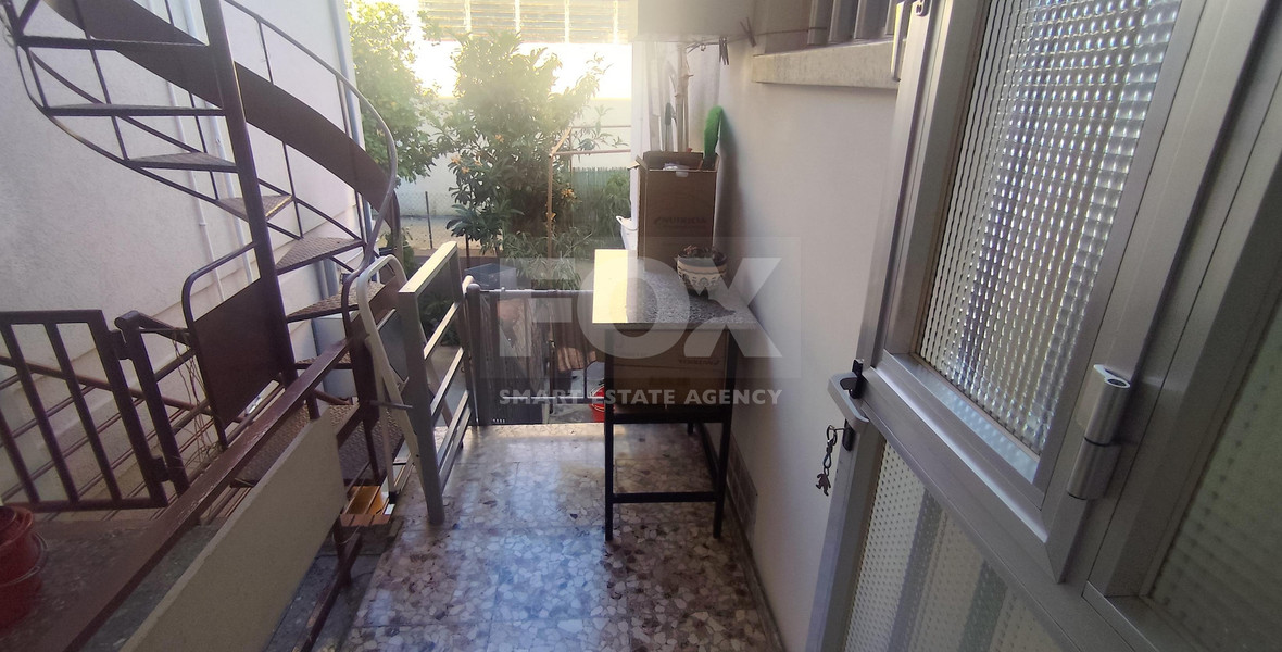 Spacious 4-Bedroom Two-Level House with Garden in Agios Ioannis