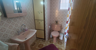 Spacious 4-Bedroom Two-Level House with Garden in Agios Ioannis