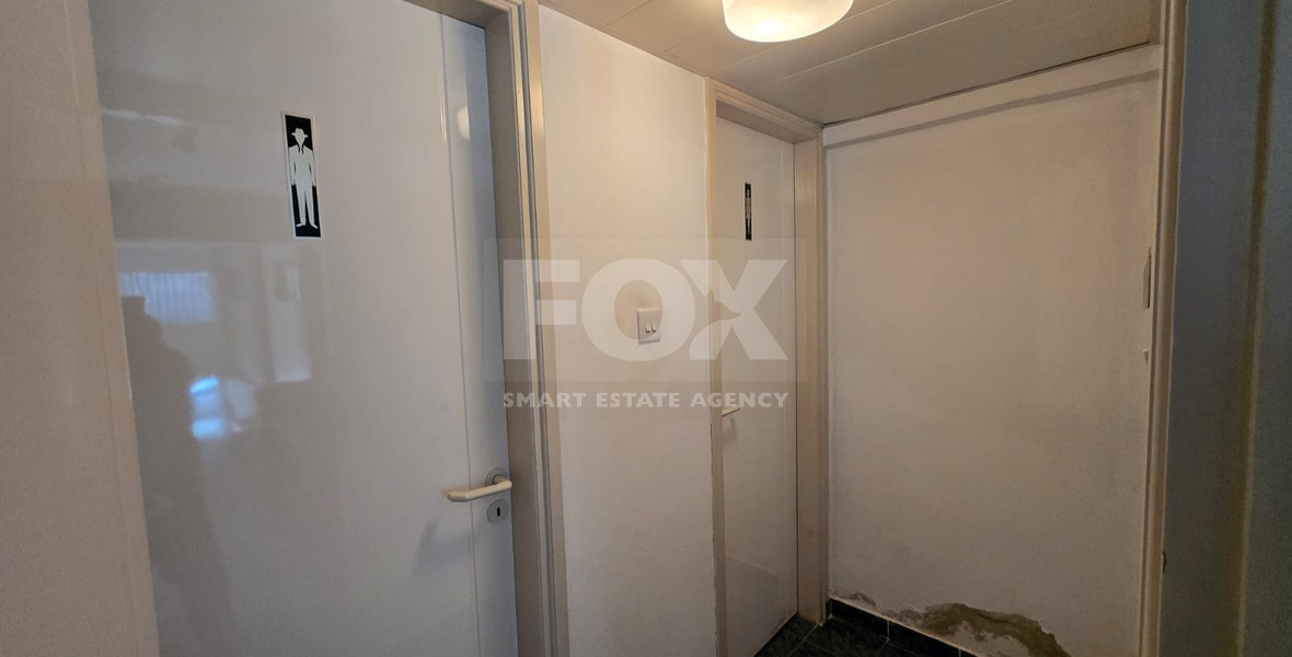 Commercial Office Unit with High Exposure Just Steps from the Sea