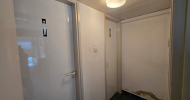 Commercial Office Unit with High Exposure Just Steps from the Sea
