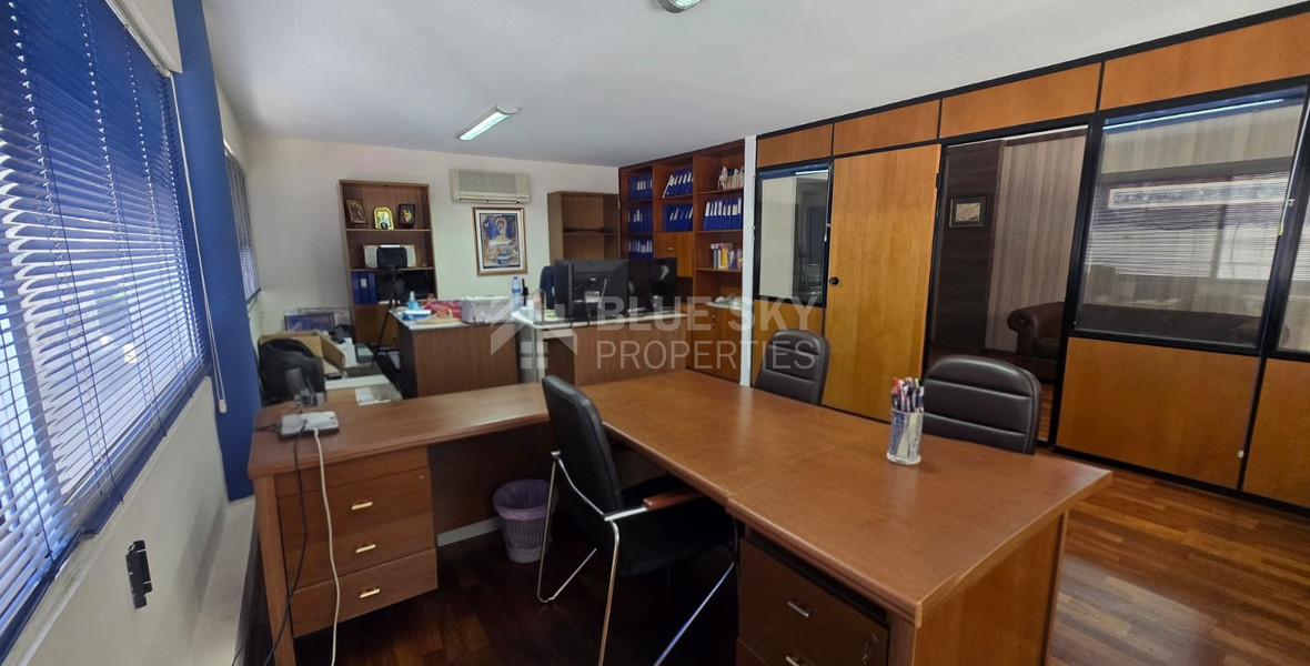 Commercial Office Unit with High Exposure Just Steps from the Sea