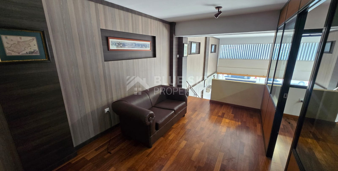 Commercial Office Unit with High Exposure Just Steps from the Sea