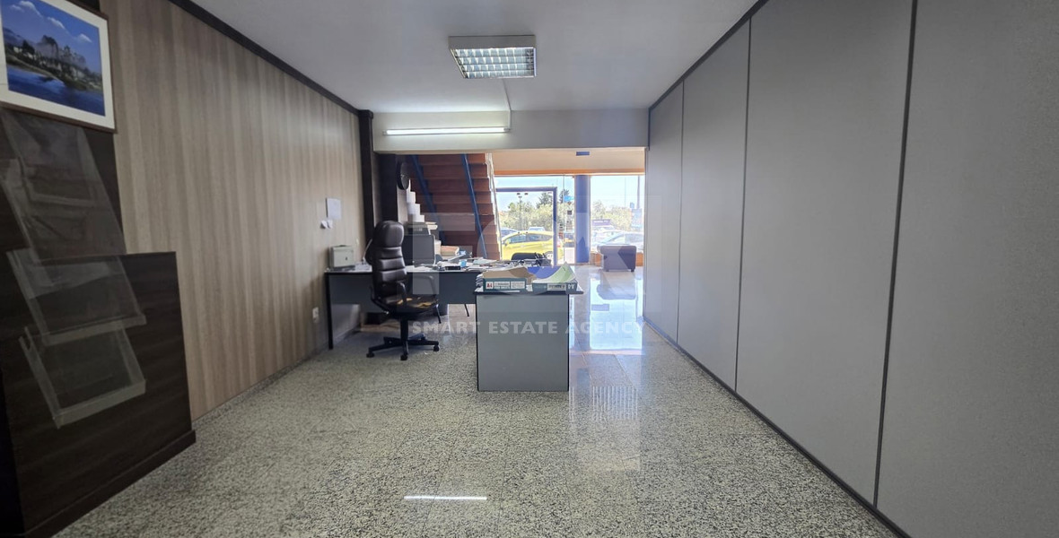Commercial Office Unit with High Exposure Just Steps from the Sea