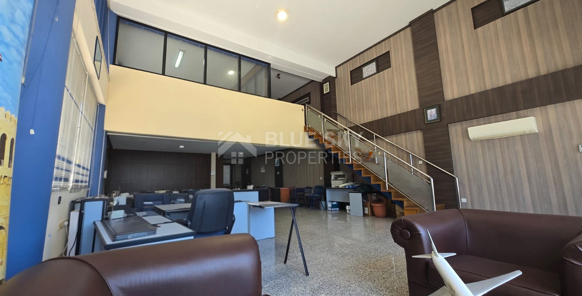 Commercial Office Unit with High Exposure Just Steps from the Sea
