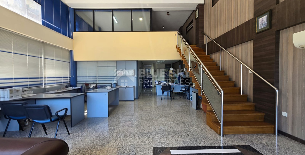 Commercial Office Unit with High Exposure Just Steps from the Sea
