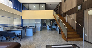 Commercial Office Unit with High Exposure Just Steps from the Sea