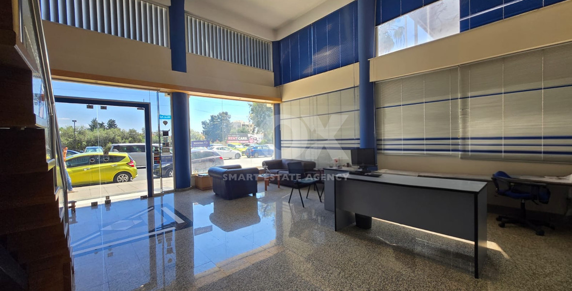 Commercial Office Unit with High Exposure Just Steps from the Sea