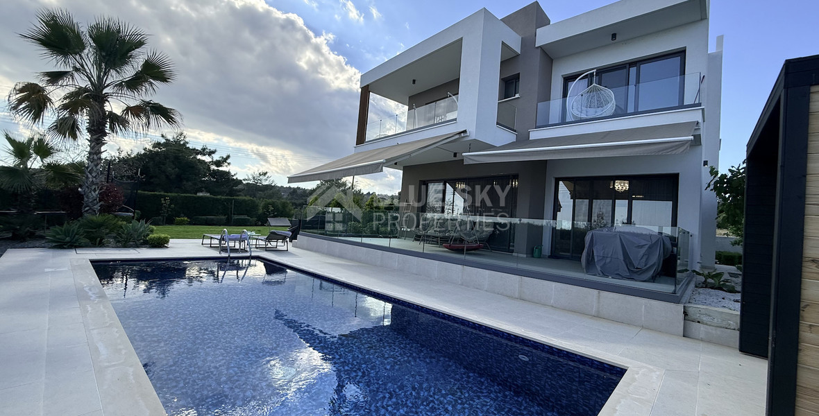 SALE: RESALE VILLA IN SOUNI WITH MATURE LANDSCAPED GARDENS FOR FULL PRIVACY AND SEA VIEWS-EXTERNAL MAIDS QUARTER.