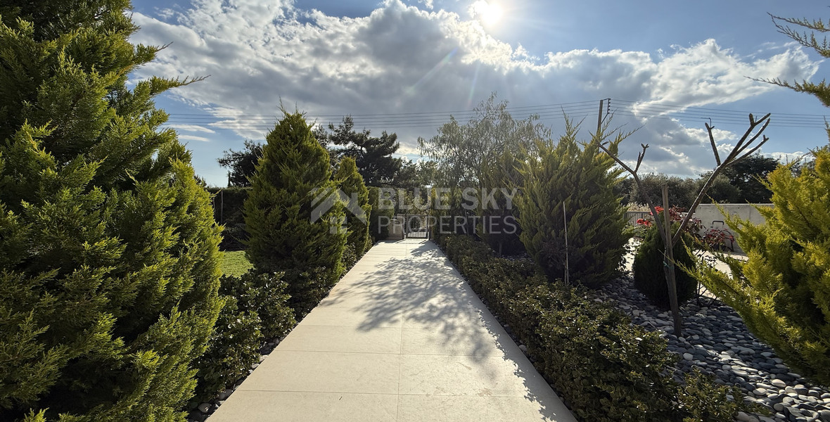 SALE: RESALE VILLA IN SOUNI WITH MATURE LANDSCAPED GARDENS FOR FULL PRIVACY AND SEA VIEWS-EXTERNAL MAIDS QUARTER.