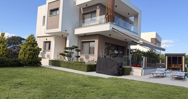 SALE: RESALE VILLA IN SOUNI WITH MATURE LANDSCAPED GARDENS FOR FULL PRIVACY AND SEA VIEWS-EXTERNAL MAIDS QUARTER.