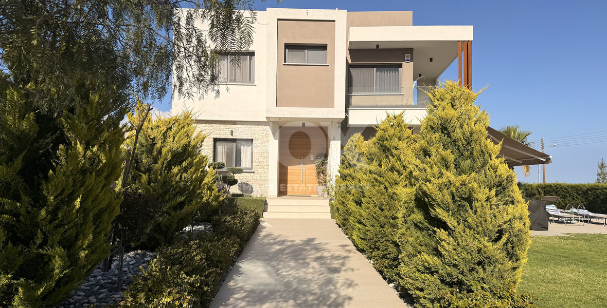 SALE: RESALE VILLA IN SOUNI WITH MATURE LANDSCAPED GARDENS FOR FULL PRIVACY AND SEA VIEWS-EXTERNAL MAIDS QUARTER.