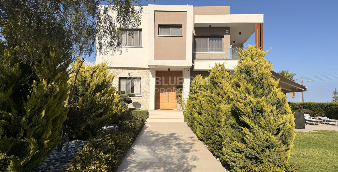 SALE: RESALE VILLA IN SOUNI WITH MATURE LANDSCAPED GARDENS FOR FULL PRIVACY AND SEA VIEWS-EXTERNAL MAIDS QUARTER.