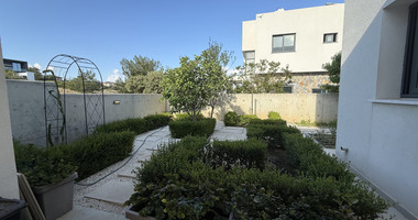 SALE: RESALE VILLA IN SOUNI WITH MATURE LANDSCAPED GARDENS FOR FULL PRIVACY AND SEA VIEWS-EXTERNAL MAIDS QUARTER.
