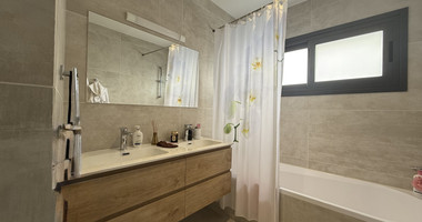 SALE: RESALE VILLA IN SOUNI WITH MATURE LANDSCAPED GARDENS FOR FULL PRIVACY AND SEA VIEWS-EXTERNAL MAIDS QUARTER.