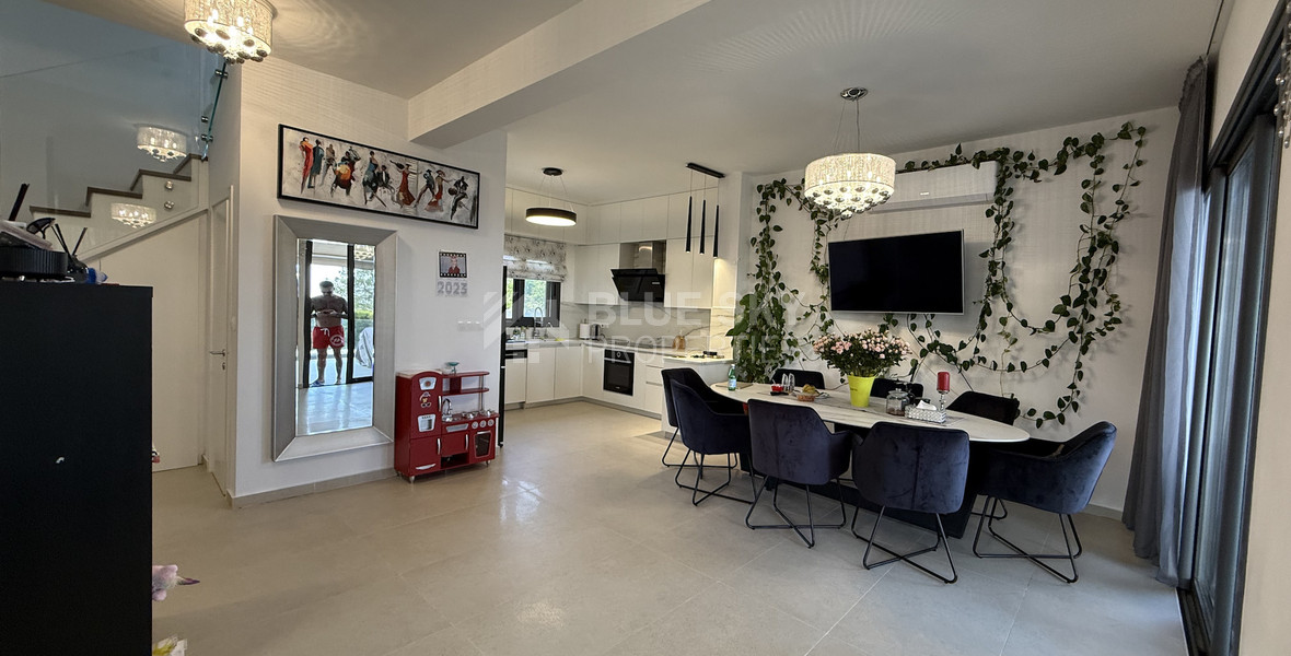 SALE: RESALE VILLA IN SOUNI WITH MATURE LANDSCAPED GARDENS FOR FULL PRIVACY AND SEA VIEWS-EXTERNAL MAIDS QUARTER.