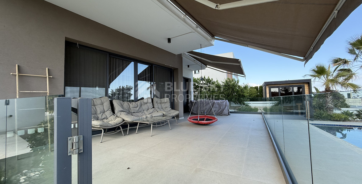 SALE: RESALE VILLA IN SOUNI WITH MATURE LANDSCAPED GARDENS FOR FULL PRIVACY AND SEA VIEWS-EXTERNAL MAIDS QUARTER.