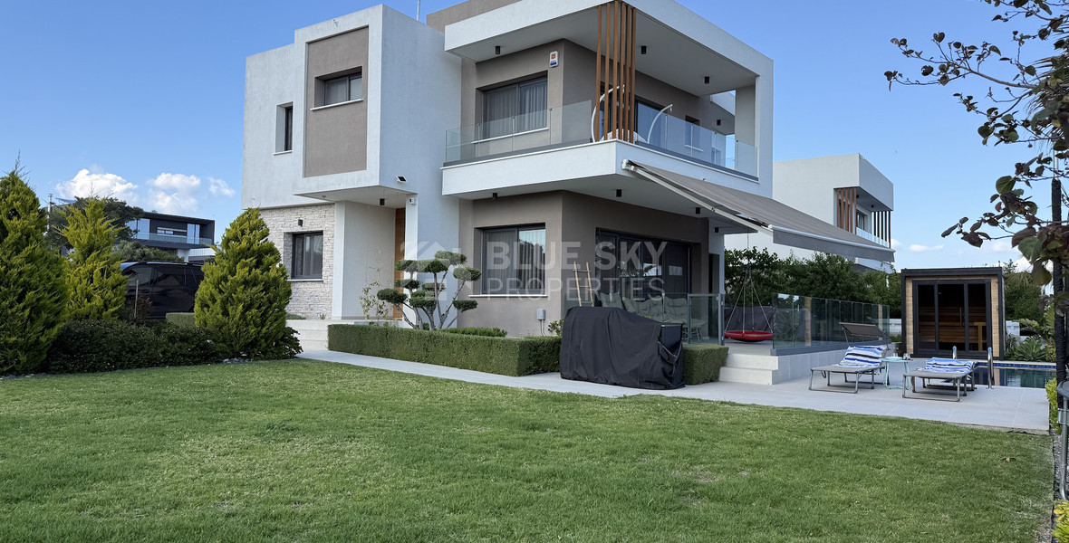 SALE: RESALE VILLA IN SOUNI WITH MATURE LANDSCAPED GARDENS FOR FULL PRIVACY AND SEA VIEWS-EXTERNAL MAIDS QUARTER.