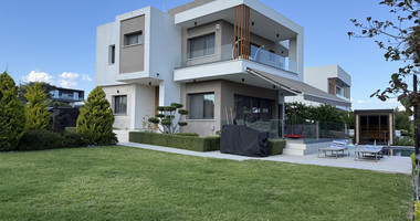 SALE: RESALE VILLA IN SOUNI WITH MATURE LANDSCAPED GARDENS FOR FULL PRIVACY AND SEA VIEWS-EXTERNAL MAIDS QUARTER.