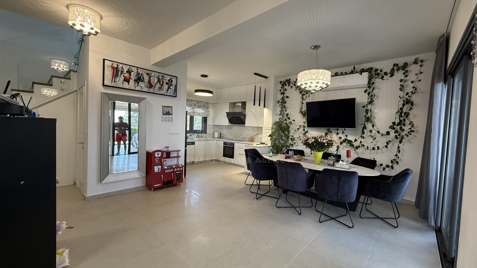 SALE: RESALE VILLA IN SOUNI WITH MATURE LANDSCAPED GARDENS FOR FULL PRIVACY AND SEA VIEWS-EXTERNAL MAIDS QUARTER.