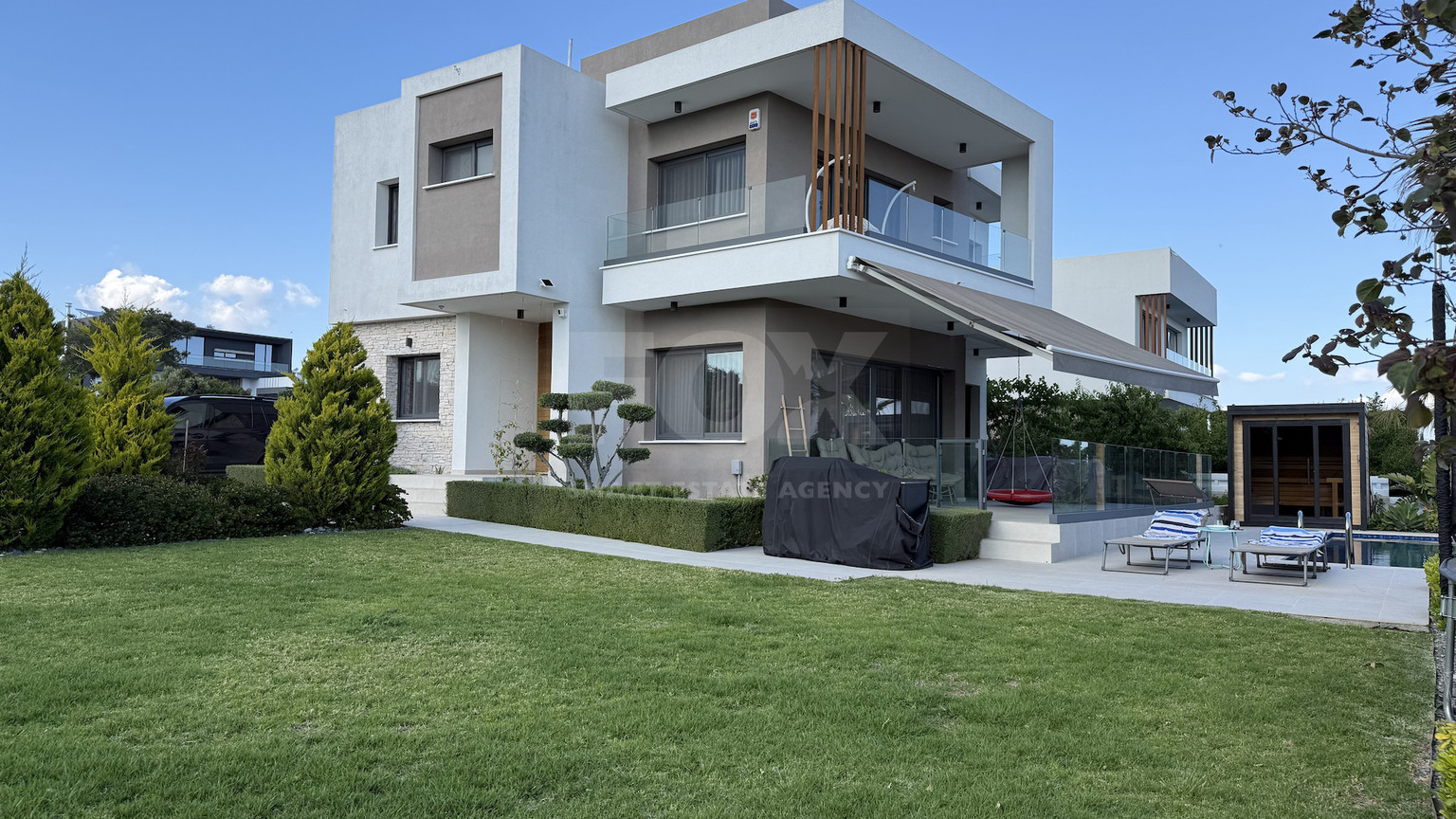 SALE: RESALE VILLA IN SOUNI WITH MATURE LANDSCAPED GARDENS FOR FULL PRIVACY AND SEA VIEWS-EXTERNAL MAIDS QUARTER.