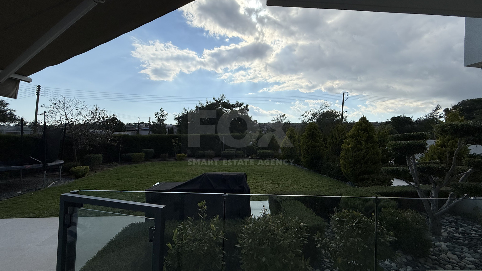 SALE: RESALE VILLA IN SOUNI WITH MATURE LANDSCAPED GARDENS FOR FULL PRIVACY AND SEA VIEWS-EXTERNAL MAIDS QUARTER.