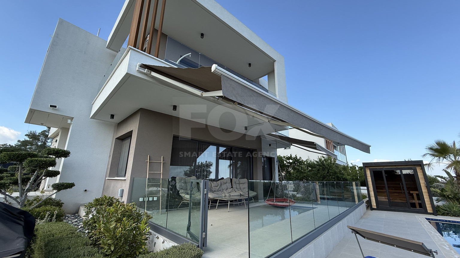 SALE: RESALE VILLA IN SOUNI WITH MATURE LANDSCAPED GARDENS FOR FULL PRIVACY AND SEA VIEWS-EXTERNAL MAIDS QUARTER.
