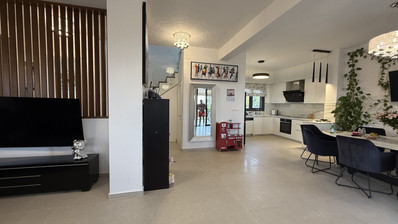 SALE: RESALE VILLA IN SOUNI WITH MATURE LANDSCAPED GARDENS FOR FULL PRIVACY AND SEA VIEWS-EXTERNAL MAIDS QUARTER.