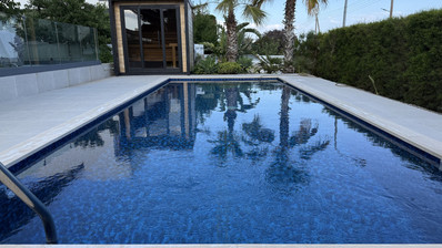 SALE: RESALE VILLA IN SOUNI WITH MATURE LANDSCAPED GARDENS FOR FULL PRIVACY AND SEA VIEWS-EXTERNAL MAIDS QUARTER.