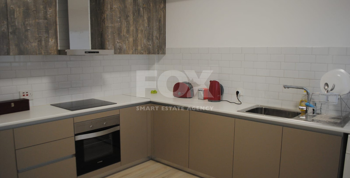 RENT: FURNISHED 2 BEDROOM APARTMENT ON GATED COMPLEX OPPOSITE THE SEA AND WALKING DISTANCE TO ALL AMENITIES.