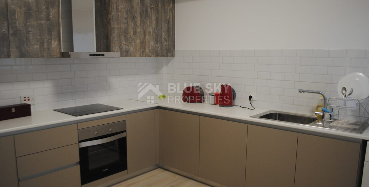 RENT: FURNISHED 2 BEDROOM APARTMENT ON GATED COMPLEX OPPOSITE THE SEA AND WALKING DISTANCE TO ALL AMENITIES.